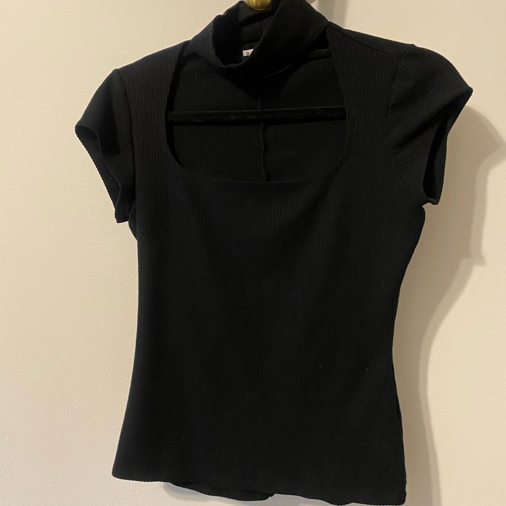 Reformation Black Turtleneck Short Sleeve Cut Out Top size L key hole